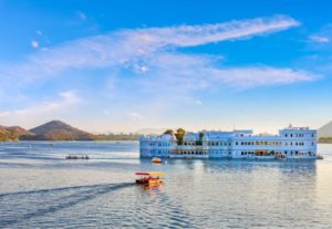 lake-pichhola-udaipur