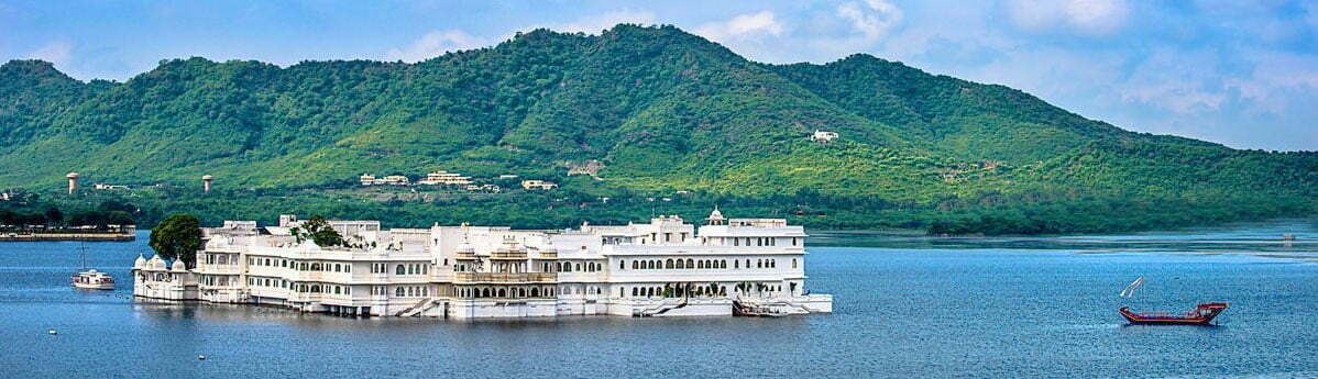 Lake Pichola Tour and Taxi